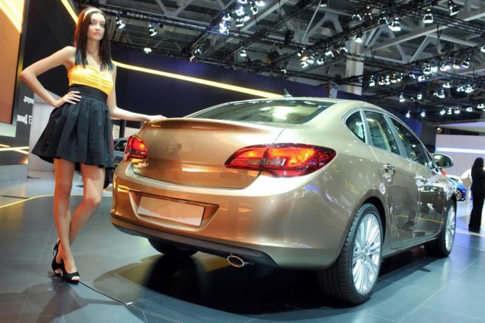Opel Astra sedan. Otomotiv endüstrisinde yeni bir kelime